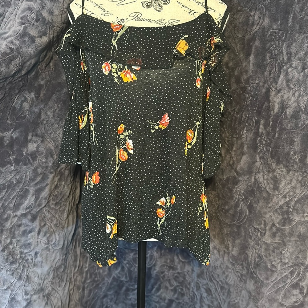 Cold shoulder top